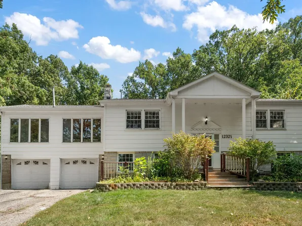 12321 Kingfisher Rd, Crown Point, IN 46307