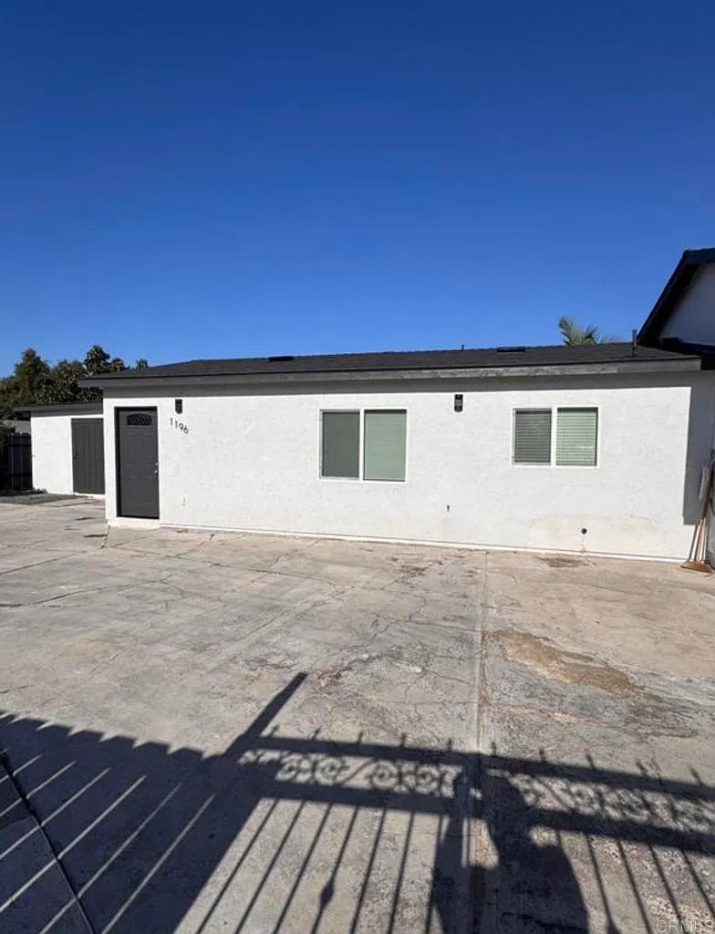 Building Photo - 1196 Del Mar Ave