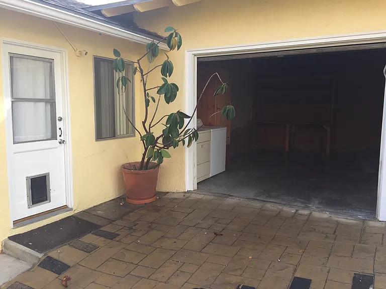 616 Chiquita Rd — Photo 8