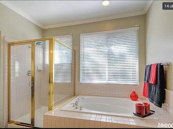 5th image of 2118 Bates Cir