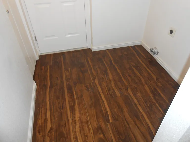 476 Cree Ave #B — Photo 7