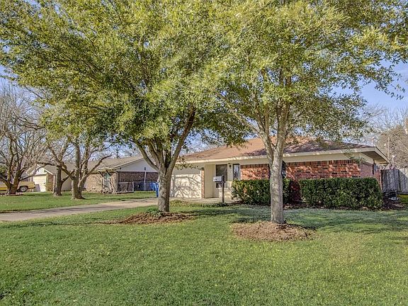 3rd image of 821 High School Ln