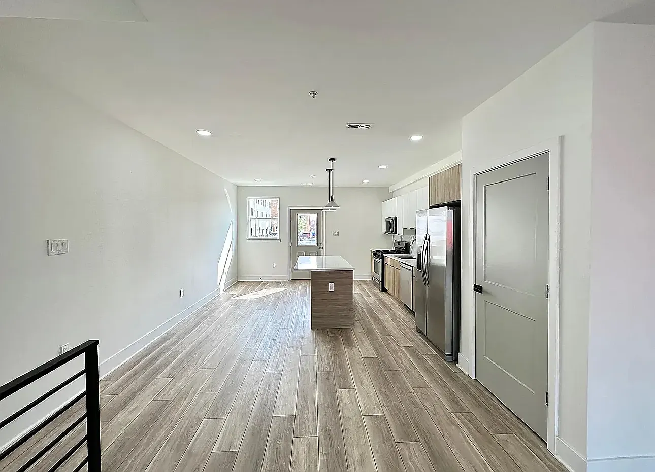 2 bed, $1,800 — Photo 4