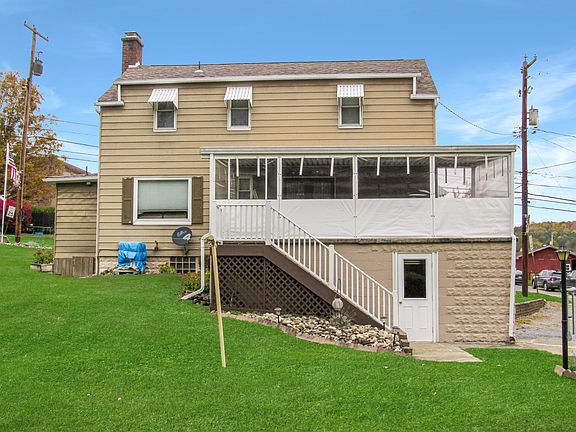 3rd image of 229 N Park St