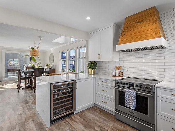 5th image of 3459 River Rd W #10