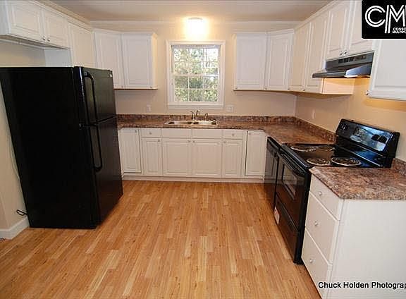 4th image of 800 Pond Dr