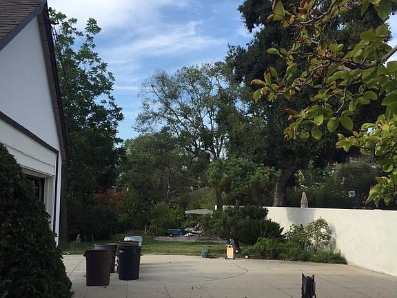 4th image of 432 Oaklawn Ave