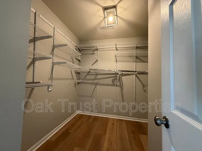 701 Greymohr Ln — Photo 20