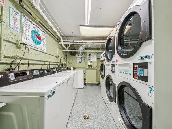 209 East 56th Street image 13 of 14