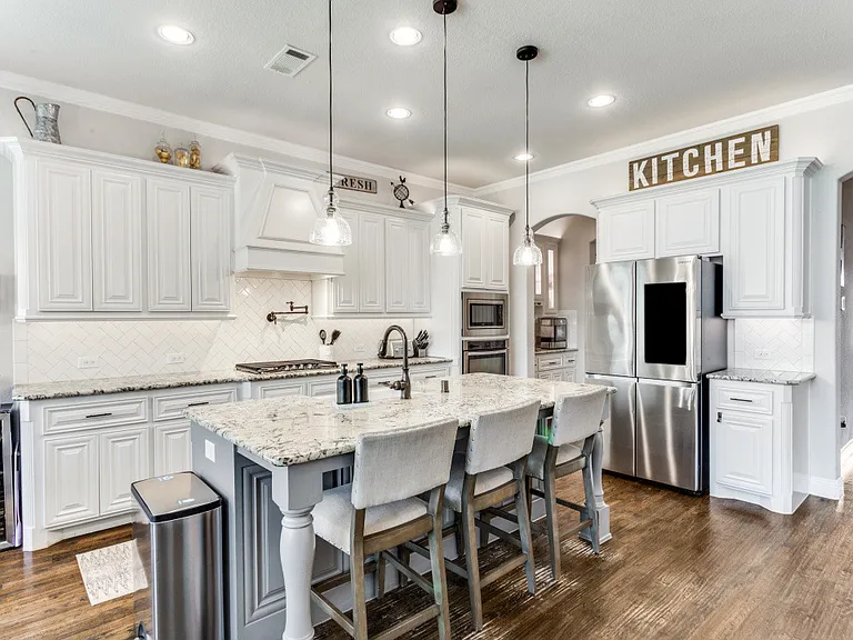 417 Sarah Cir — Photo 4