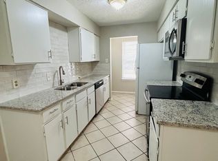 2514 Portland Dr, Arlington, TX 76018