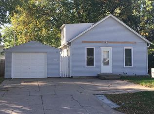 827 W 10th St, Fremont, NE 68025