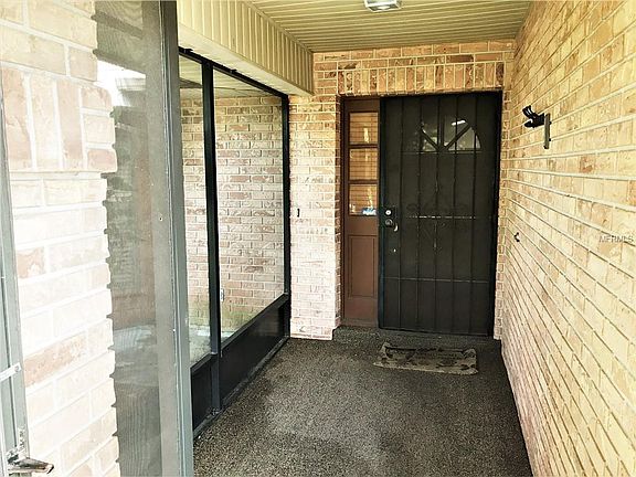 5th image of 1353 Summit Hill Dr