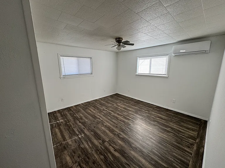 1421 Washington St S — Photo 12