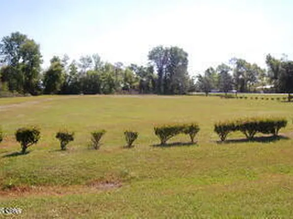 3467 Caverns Rd, Marianna, FL 32446