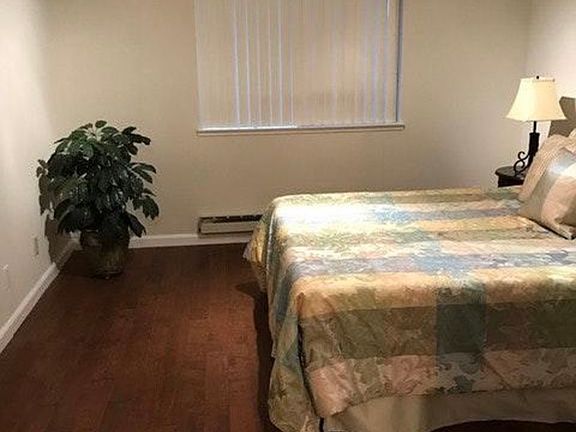 5th image of 146-2250 Monroe St APT 146
