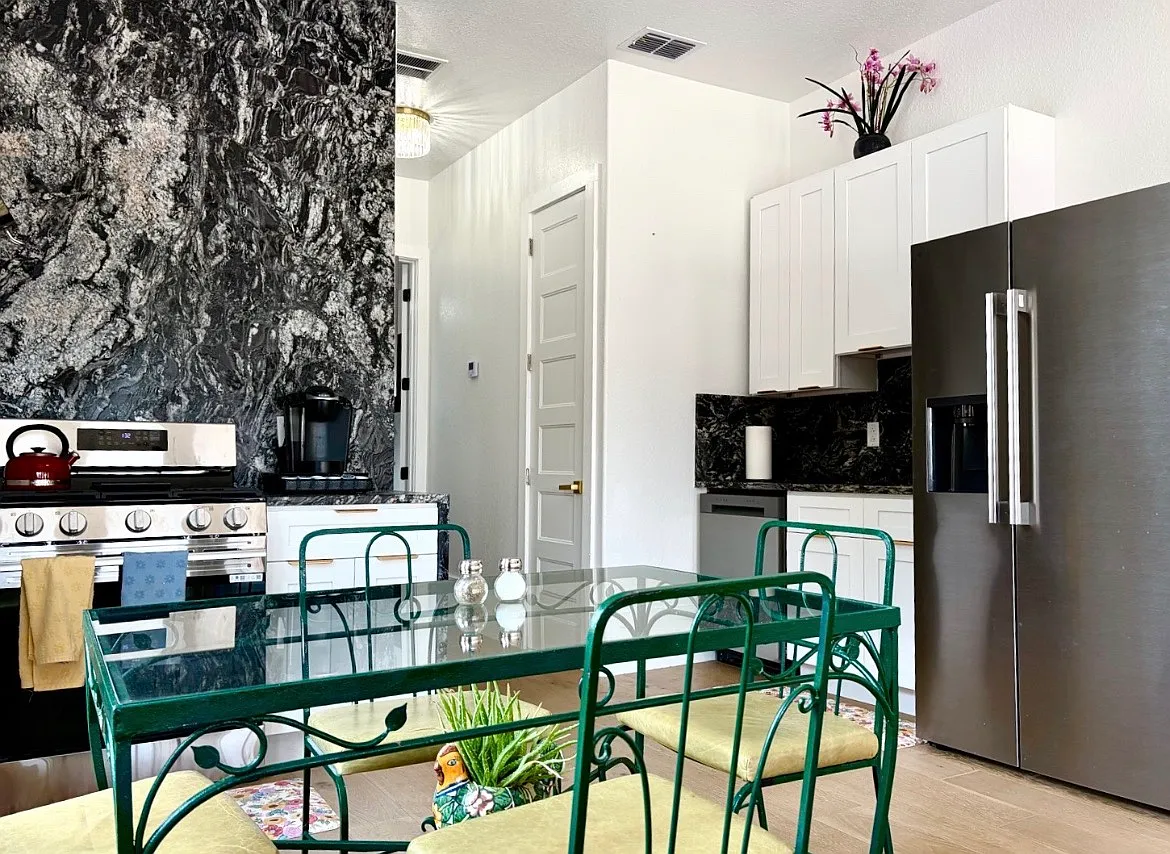 2 bed, $3,000 — Photo 4