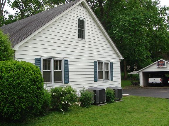 2nd image of 100 Sterling Ave