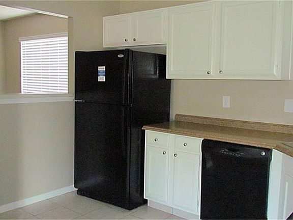 5th image of 2709 Holly Springs Dr
