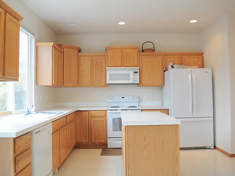 551 Quincy Ave NE — Photo 10