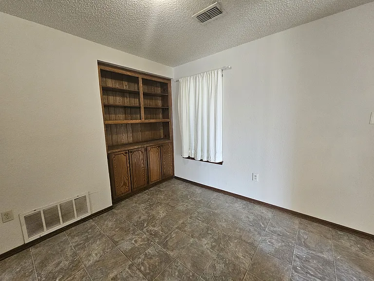 6110 SW Park Pl — Photo 6