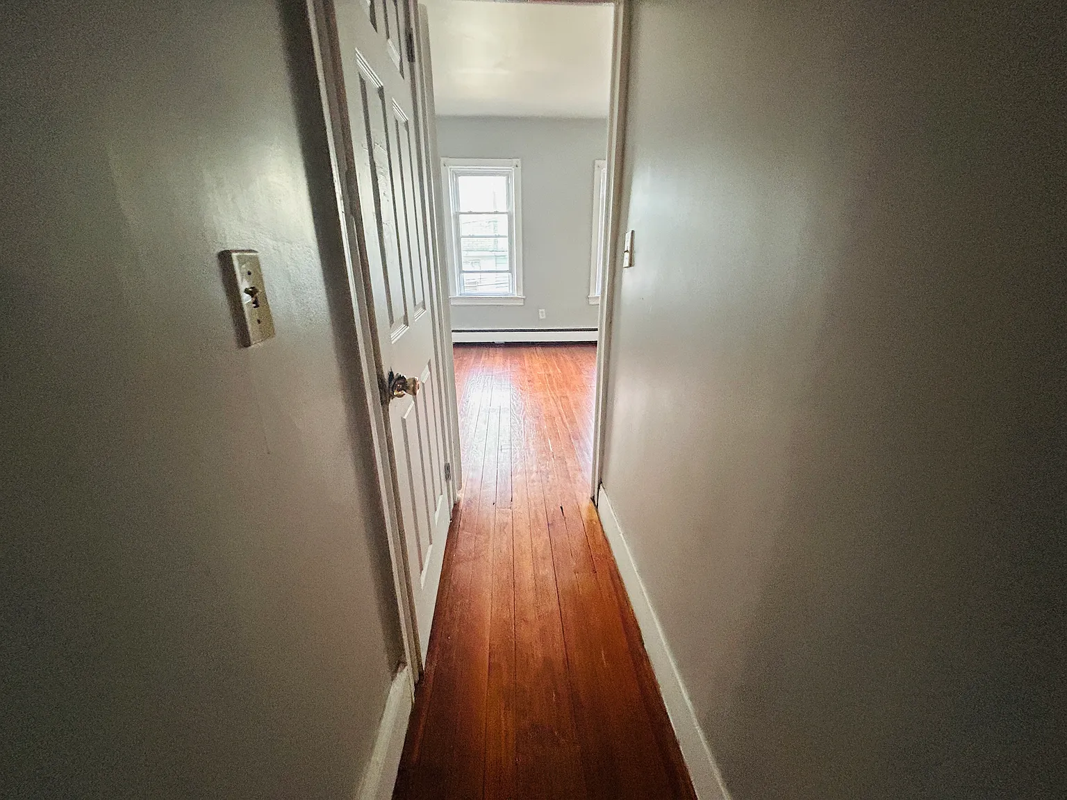 3 bed, 800 sqft, $1,800 — Photo 3