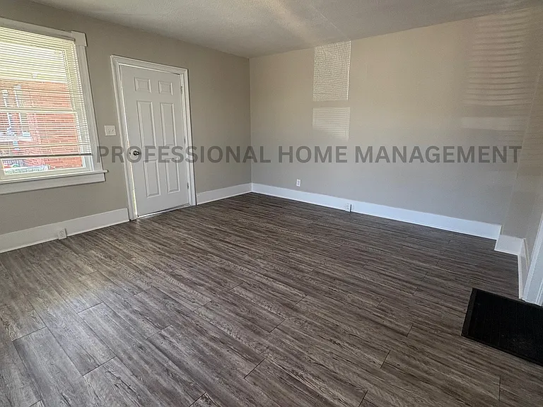 207 Old Mill Rd — Photo 3