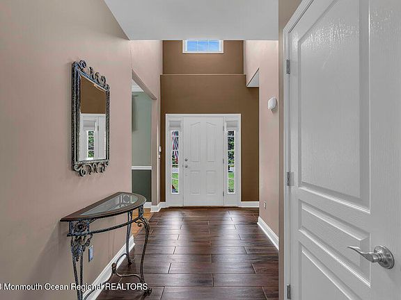 3rd image of 1216 Englemere Boulevard