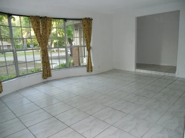 560 Oakhurst St, Altamonte Springs, FL 32701