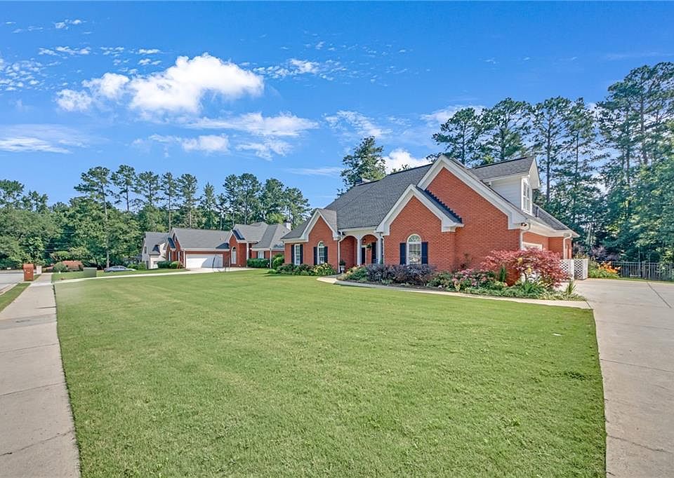 1st image of 405 Mallory Cir