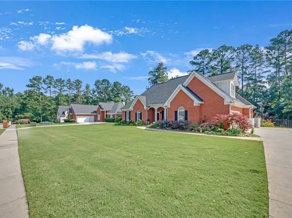 405 Mallory Cir, Loganville, GA 30052