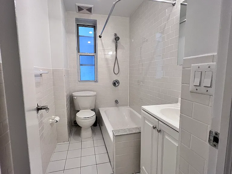 247 Wadsworth Ave #2F — Photo 9