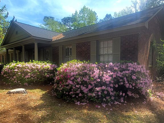 2nd image of 914 Pine Valley Drive