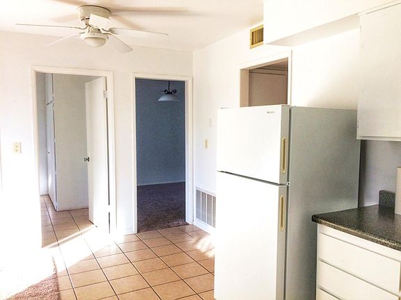 3rd image of 9469 N 111th Ave