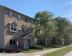 Crestview Apartments — Photo 11