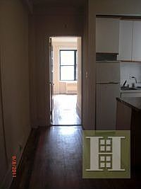3rd image of 116 W 72nd St APT 10E