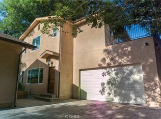6848 Encino Ave, Van Nuys, CA 91406