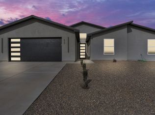825 3rd St NE, Rio Rancho, NM 87124