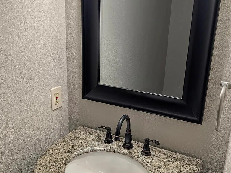 3258 Continental Dr — Photo 7