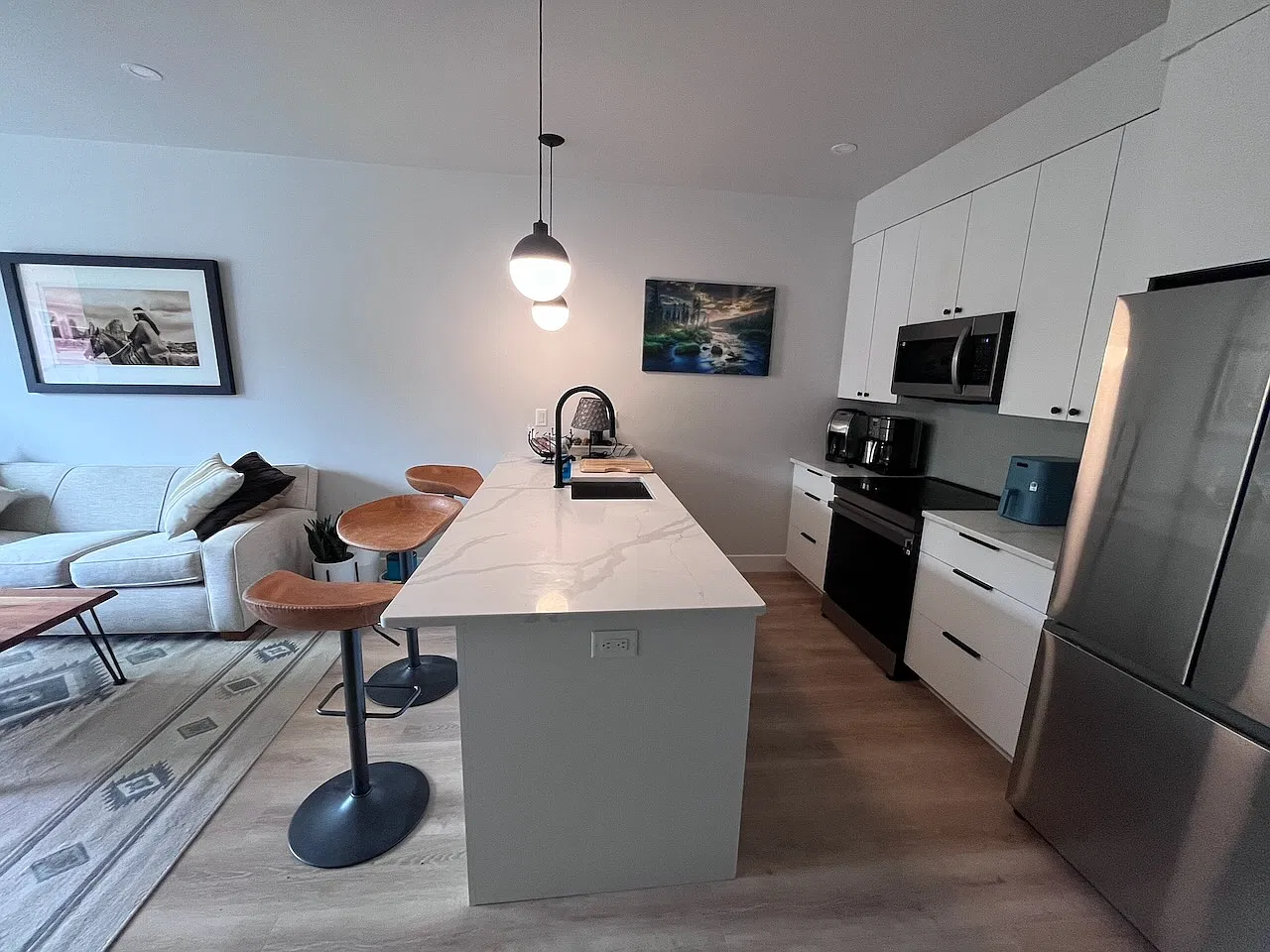 1 bed, 700 sqft, $1,600 — Photo 3