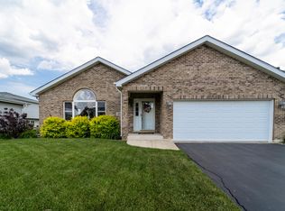 275 Hunters Dr, Beecher, IL 60401