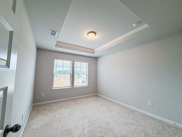 628 Sidney Ct — Photo 29