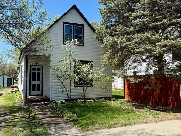 713 7th St NE, Little Falls, MN 56345