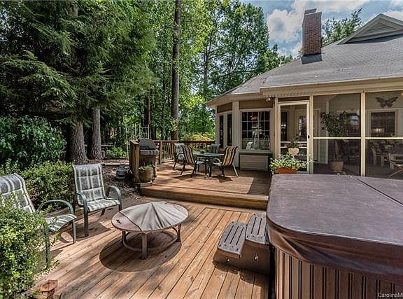 3rd image of 129 Prestwood Ln