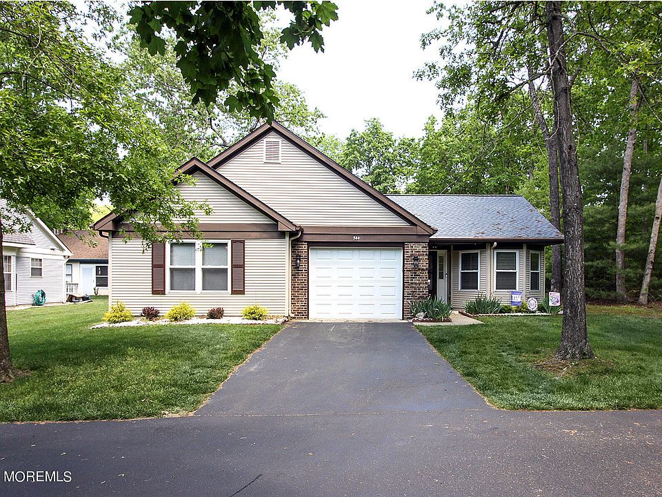 1st image of 544 Petunia Lane N