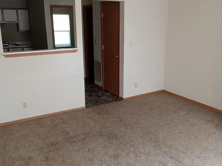 Pine View Apartments — Photo 10