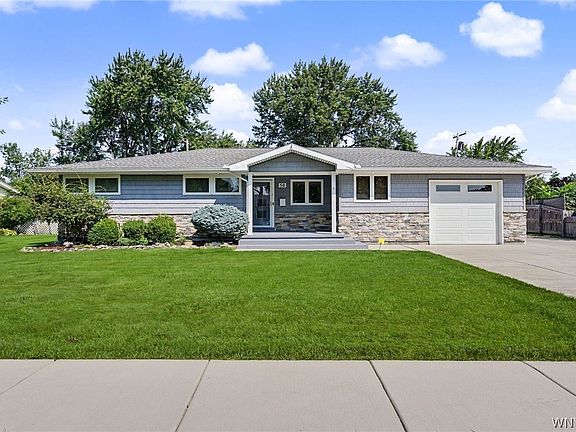 2nd image of 50 Greentree Rd