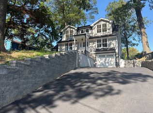 288 Welchs Point Rd, Milford, CT 06460