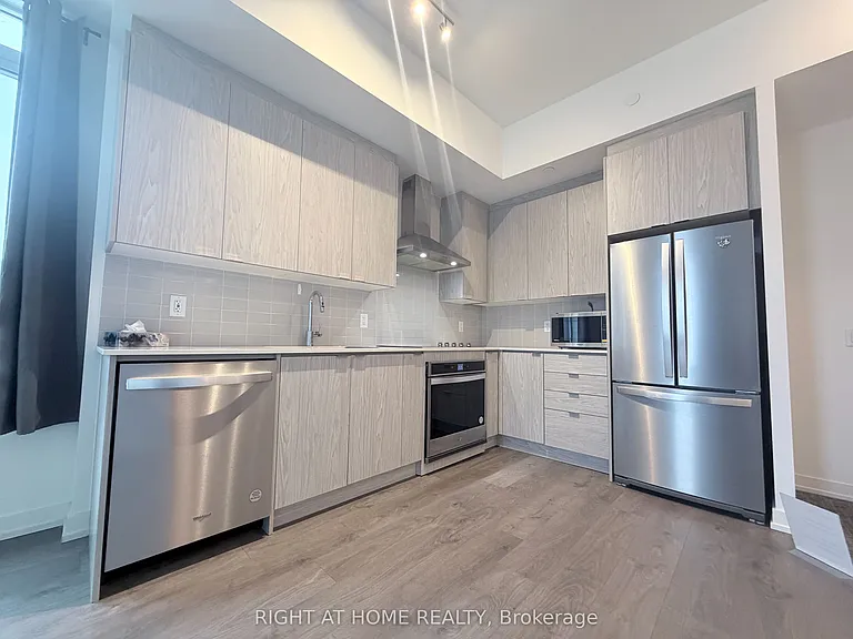 55 Duke St W #218 — Photo 9
