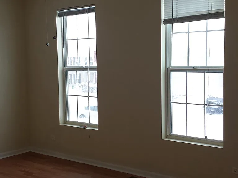 902 Symphony Dr — Photo 3